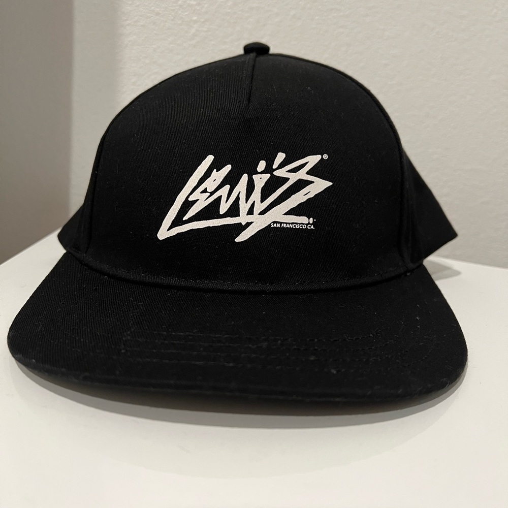 Levi’s SnapBack NWT